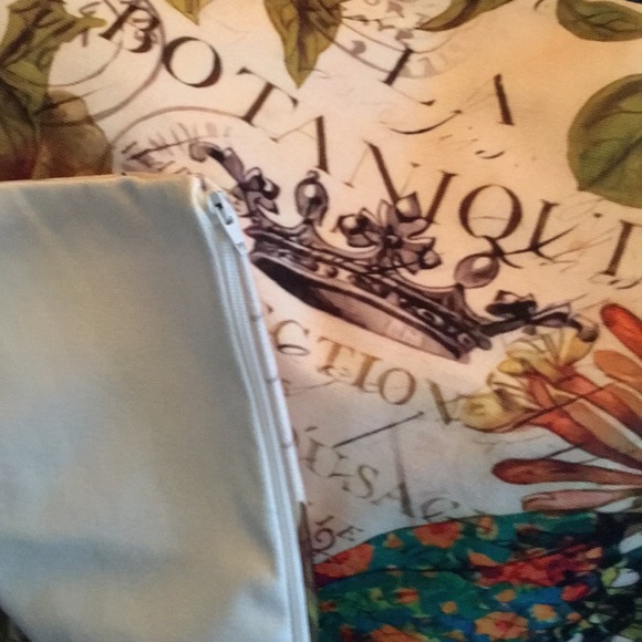 2 Pillow covers floral 20x20 - Picture 2 of 4